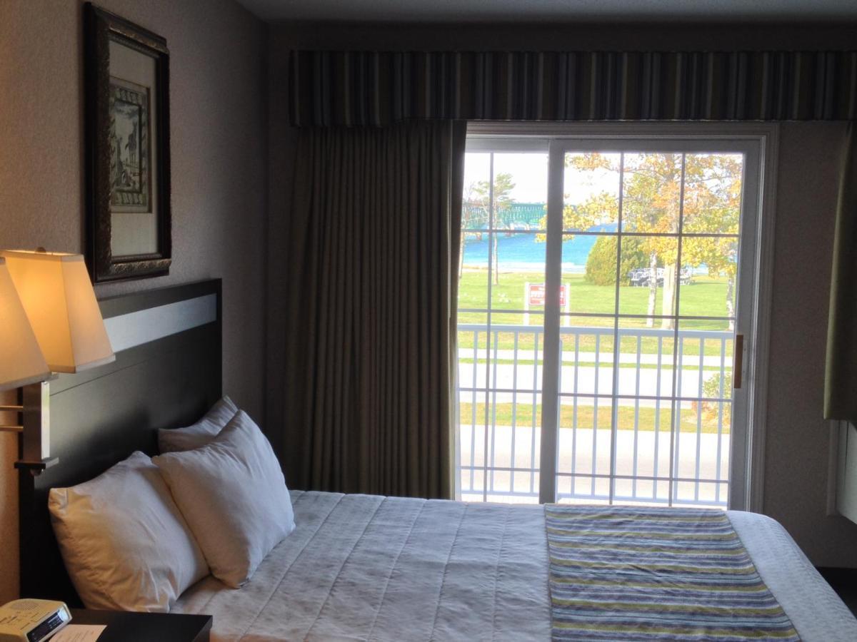 Parkside Inn Bridgeview Mackinaw City Exterior photo