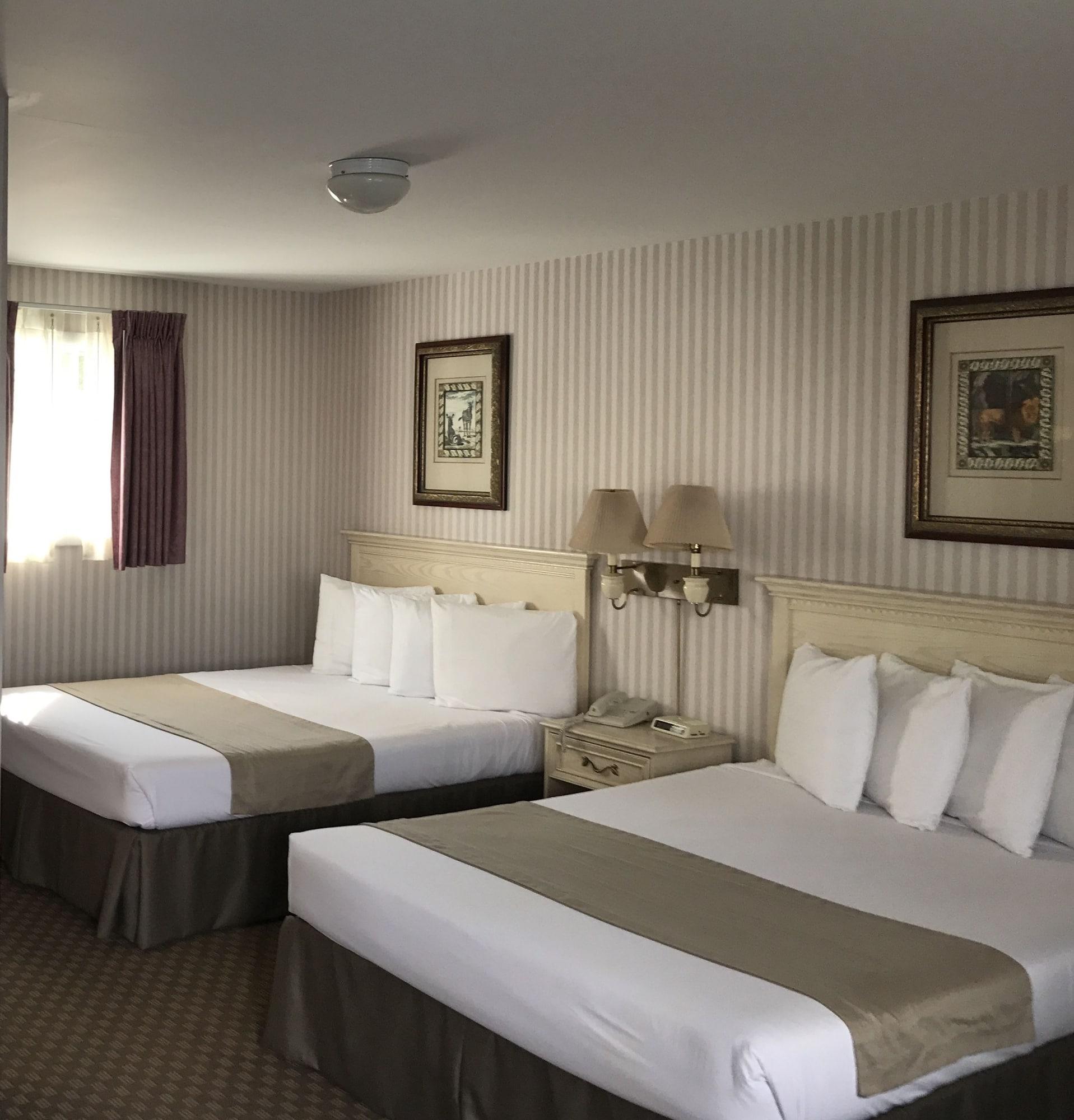 Parkside Inn Bridgeview Mackinaw City Exterior photo