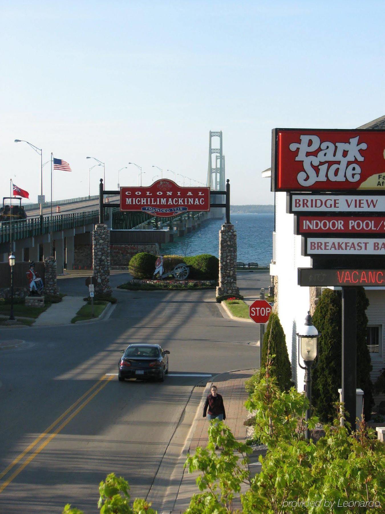 Parkside Inn Bridgeview Mackinaw City Exterior photo